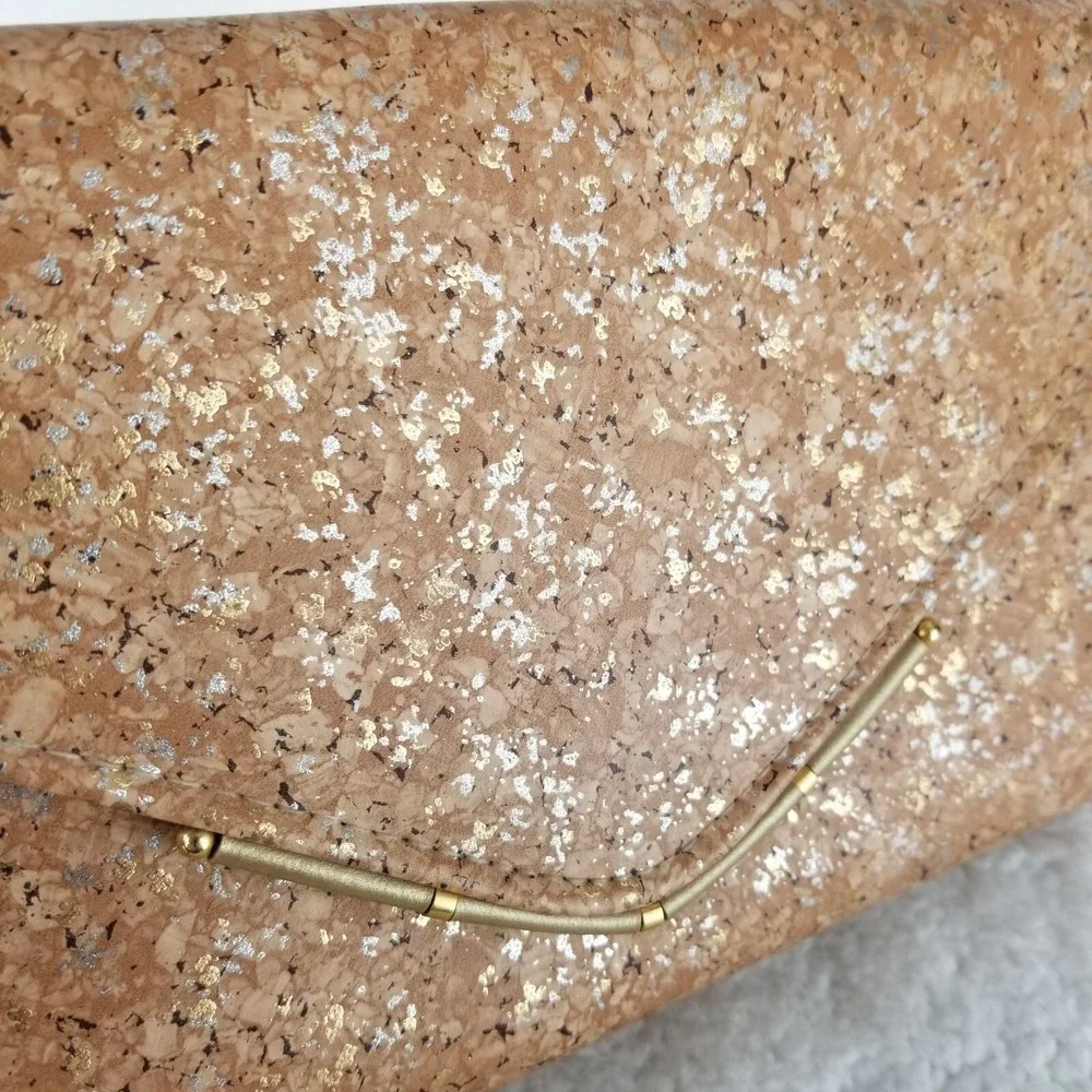 Vtg Boho Natural Cork Metallic Flecked Crossbody Envelope Clutch Bag Gold Detail